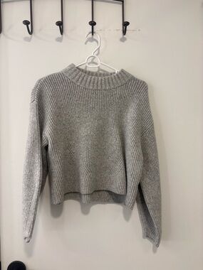 H&M Light Gray Ribbed Mock-Neck Sweater